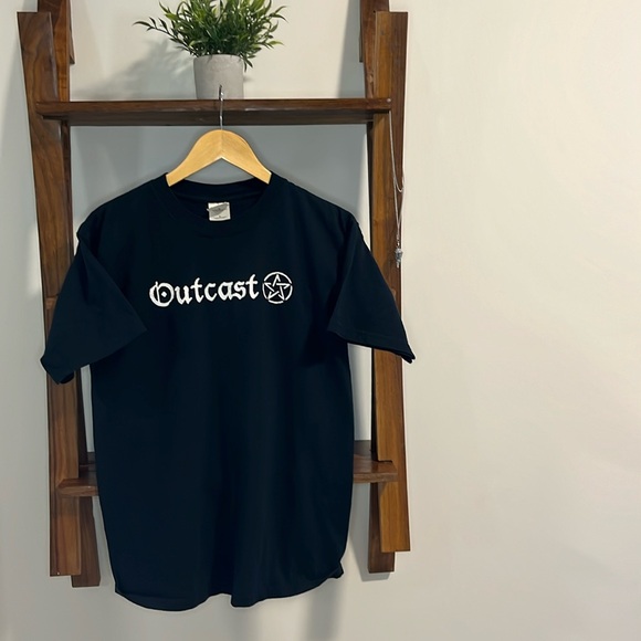 Outcast Graphic tee - Picture 1 of 4